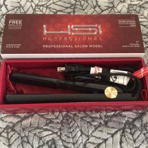 NEW💜 HSI  flat iron